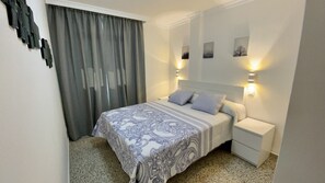 1 bedroom, iron/ironing board, travel crib, WiFi - On the beach with unbeatable views  (Telde)