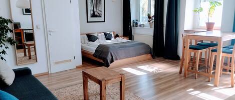 1 dormitorio, tabla de planchar con plancha, wifi gratis y ropa de cama