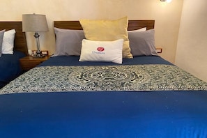 1 chambre, fer et planche Ă repasser, Wi-Fi gratuit, draps fournis