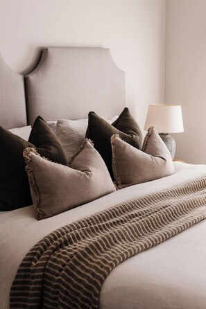 5 dormitorios, tabla de planchar con plancha, wifi gratis y ropa de cama