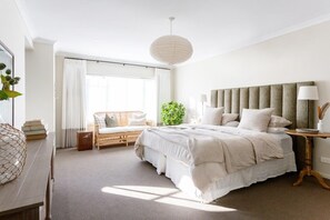 5 bedrooms, iron/ironing board, free WiFi, bed sheets