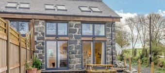 Dutch Barn Two - UK12873