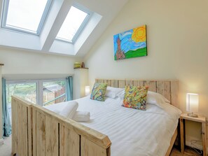 2 bedrooms, free WiFi, bed sheets - Dutch Barn Two - UK12873 (Ymwlch, near Porthmadog)