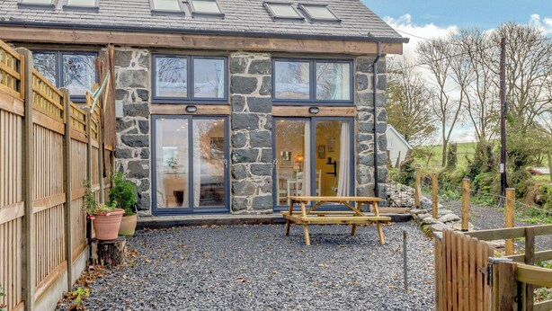 Unclassified image, 1 of 16, button - Dutch Barn Two - UK12873 (Ymwlch, near Porthmadog)