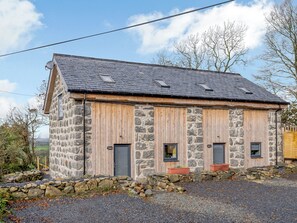 Exterior - Dutch Barn Two - UK12873 (Ymwlch, near Porthmadog)