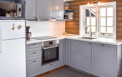 Amazing home in øyer with kitchen