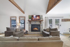 Smart TV, fireplace, table football, ping pong