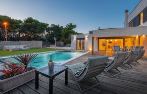 Pool - Nice home in Medulin with jacuzzi (Medulin)