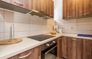 Kühlschrank, Ofen, Herdplatte, Geschirrspüler