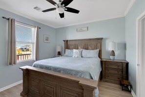 3 habitaciones, tabla de planchar con plancha y cuna de viaje