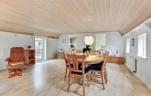 Dining - 6 bedroom beautiful home in Spjald (Spjald)
