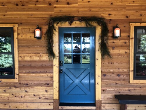 A unique mountaintop getaway overlooking Willow Croft Winery. 