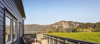 Amazing home in Kvammen with WiFi