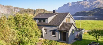 Amazing home in Kvammen with WiFi