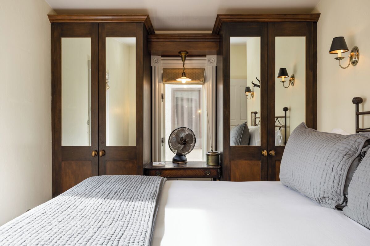 2 bedrooms, in-room safe, iron/ironing board, WiFi (free)
