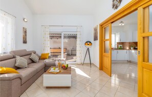 TV - Stunning home in Musalez (Musalez)
