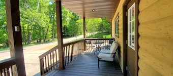 Snowmobile/ATV/Fishing/Boating Bunkhouse