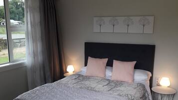 3 bedrooms, iron/ironing board, travel cot, free WiFi