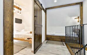 3 bedrooms, in-room safe, travel cot, free WiFi