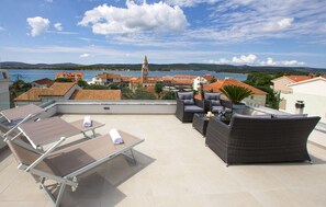 Terrace/patio - Luxurious home in Turanj with sauna (Turanj)