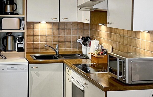 Kühlschrank, Herdplatte, Geschirrspüler