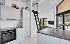Kühlschrank, Mikrowelle, Herdplatte, Geschirrspüler
