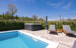 A heated pool - Cozy home in Kosute with sauna (Kosute)