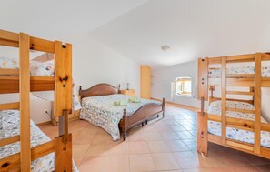 2 bedrooms, free WiFi