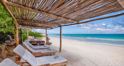 Fully serviced luxury beachfront villa in Tulum