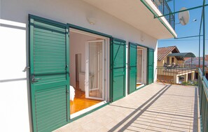 Exterior detail - Lovely apartment in Brodarica with WiFi (Brodarica)