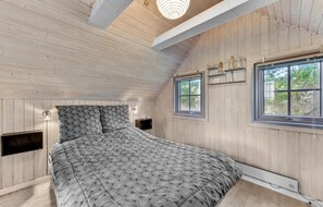 3 bedrooms, travel crib, free WiFi