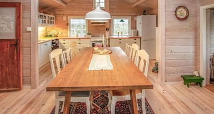 Cozy home in Sykkylven with kitchen