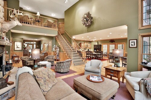 Woodland Trails Lodge on 130 acres with ponds and miles of private trails