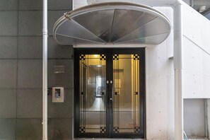 Property entrance - Atrium - Self Check-In Only (Osaka)