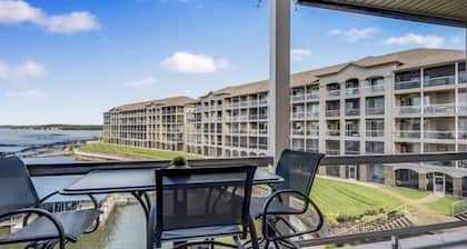 Beautiful Newly Decorated Condo at Lands End