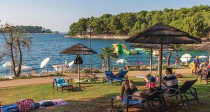 Beautiful home in Porec with WiFi