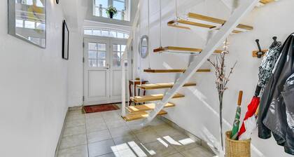 Gorgeous home in Højer with WiFi