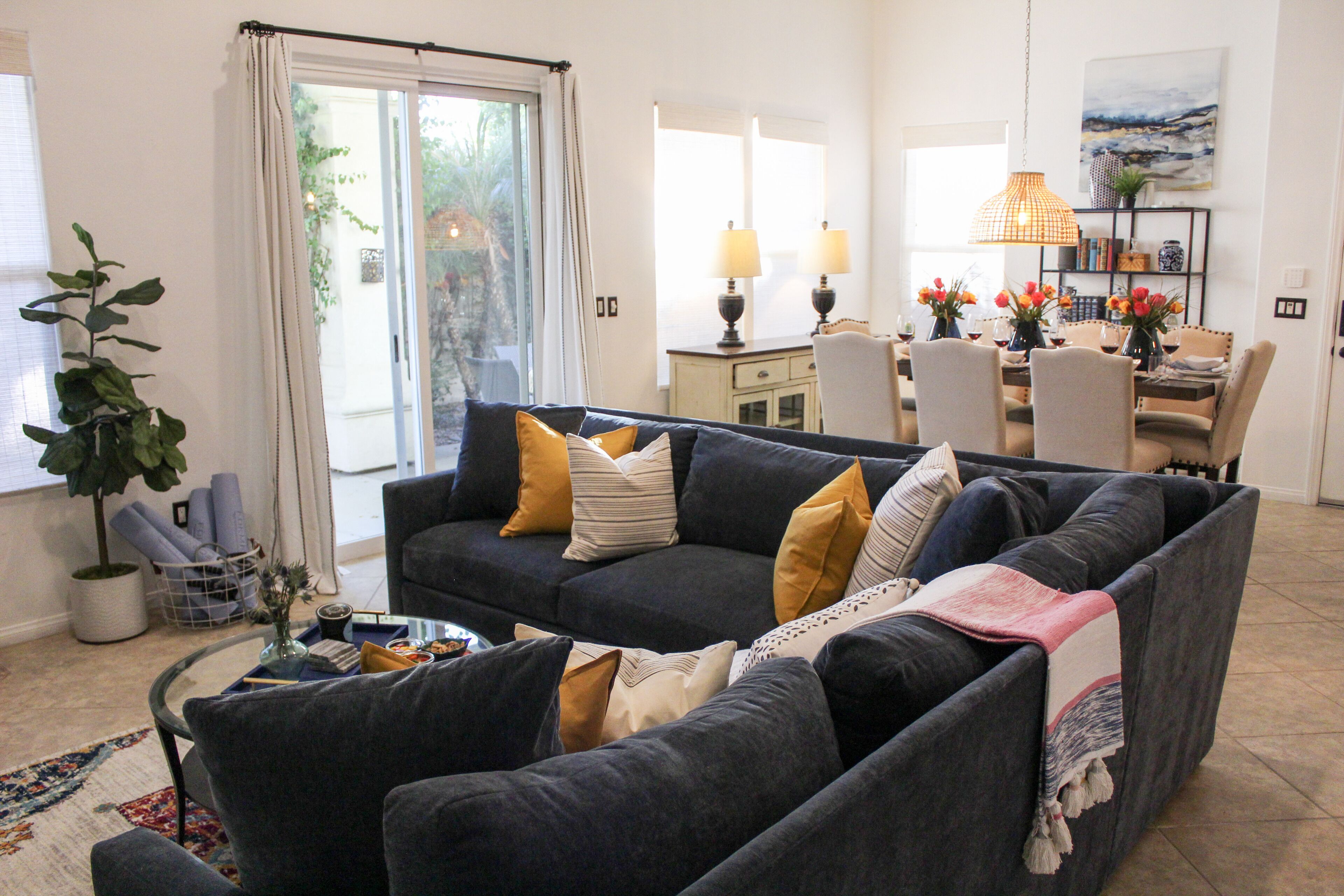 Quiet refuge to play, refresh and work with private pool and jacuzzi!