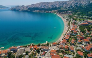 Aerial view - 2 bedroom nice apartment in Baska (Baska)