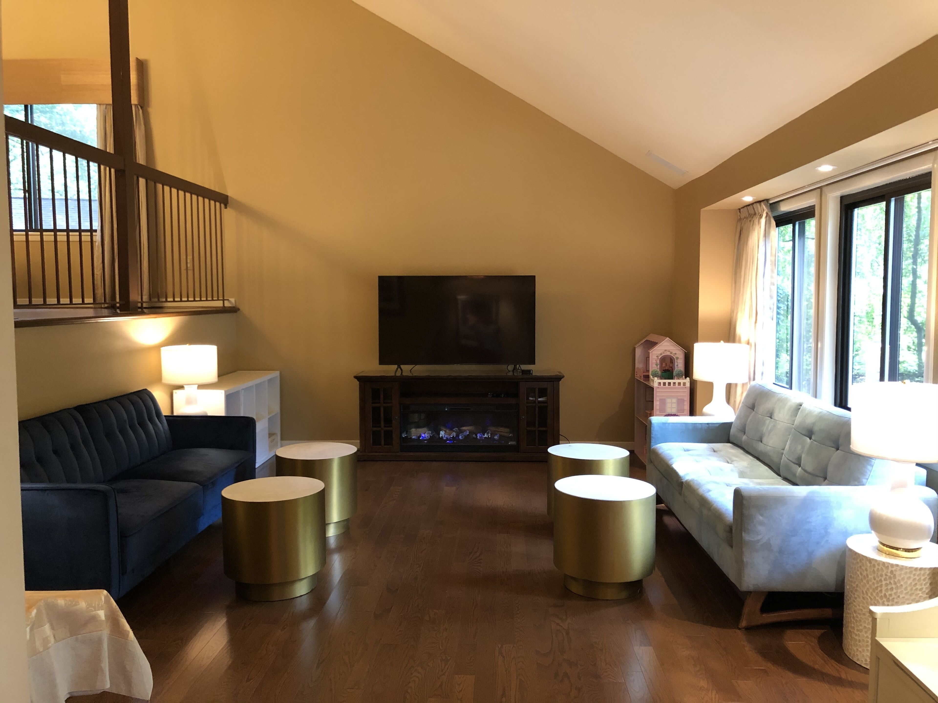 Tysons/McLean 4BDRMs 3Baths >3000 sqft Lux Living