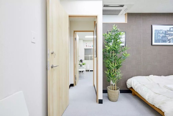 Apartment (301B) | Living area | Flat-screen TV - TORA HOTEL Taito B (Tokyo)