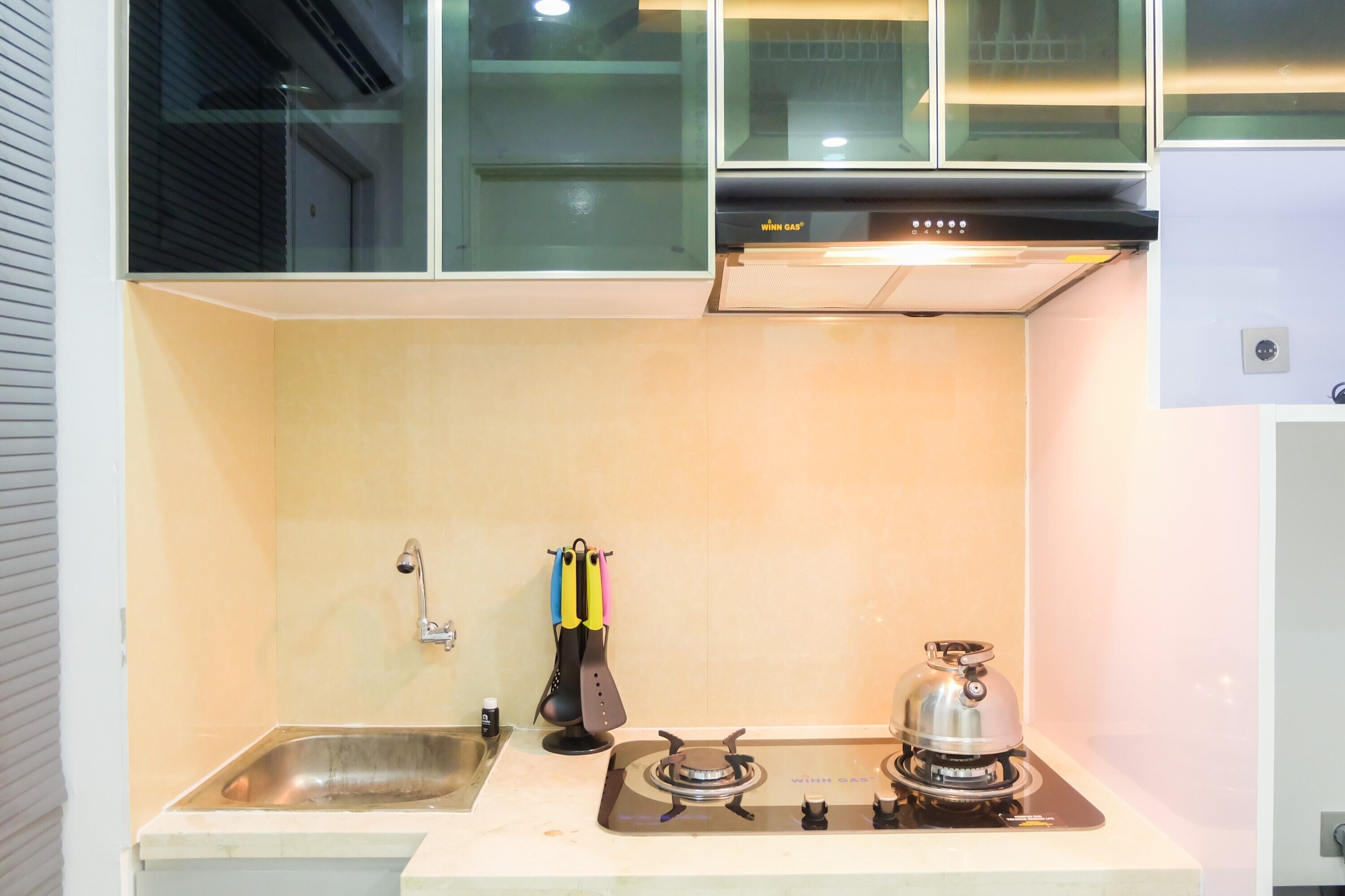 Room | Private kitchen | Fridge, stovetop, cookware/dishes/utensils