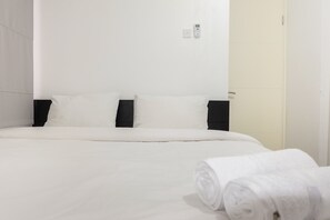 2 bedrooms, free WiFi, bed sheets - 2BR for 5 Pax Bassura Apartment Next to Mall (Jakarta)