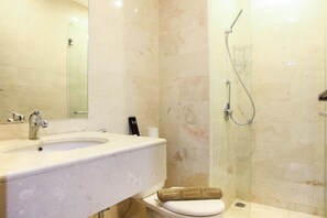 Room | Bathroom | Shower, towels - Modern and Posh 2BR The Empyreal Condominium Apartment (Jakarta)