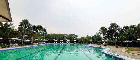室外游泳池