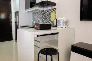 Δωμάτιο | Ιδιωτική κουζίνα | Ψυγείο, μαγειρικές εστίες, σκεύη μαγειρικής/πιάτα/κουζινικά