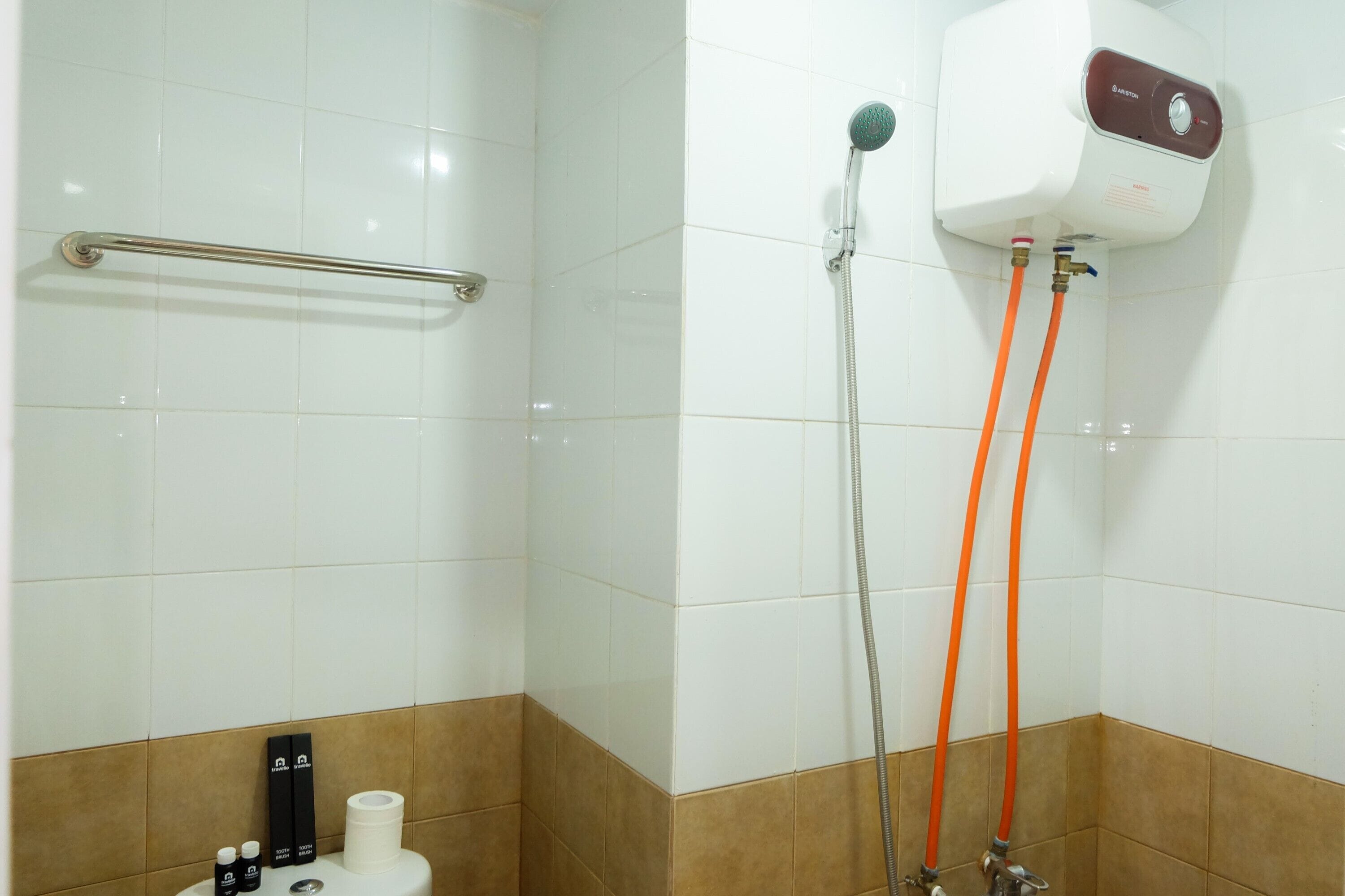 Room | Bathroom shower