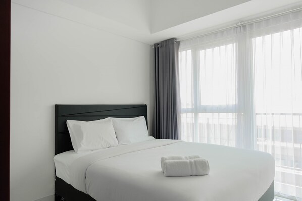Room | Desk, free WiFi, bed sheets