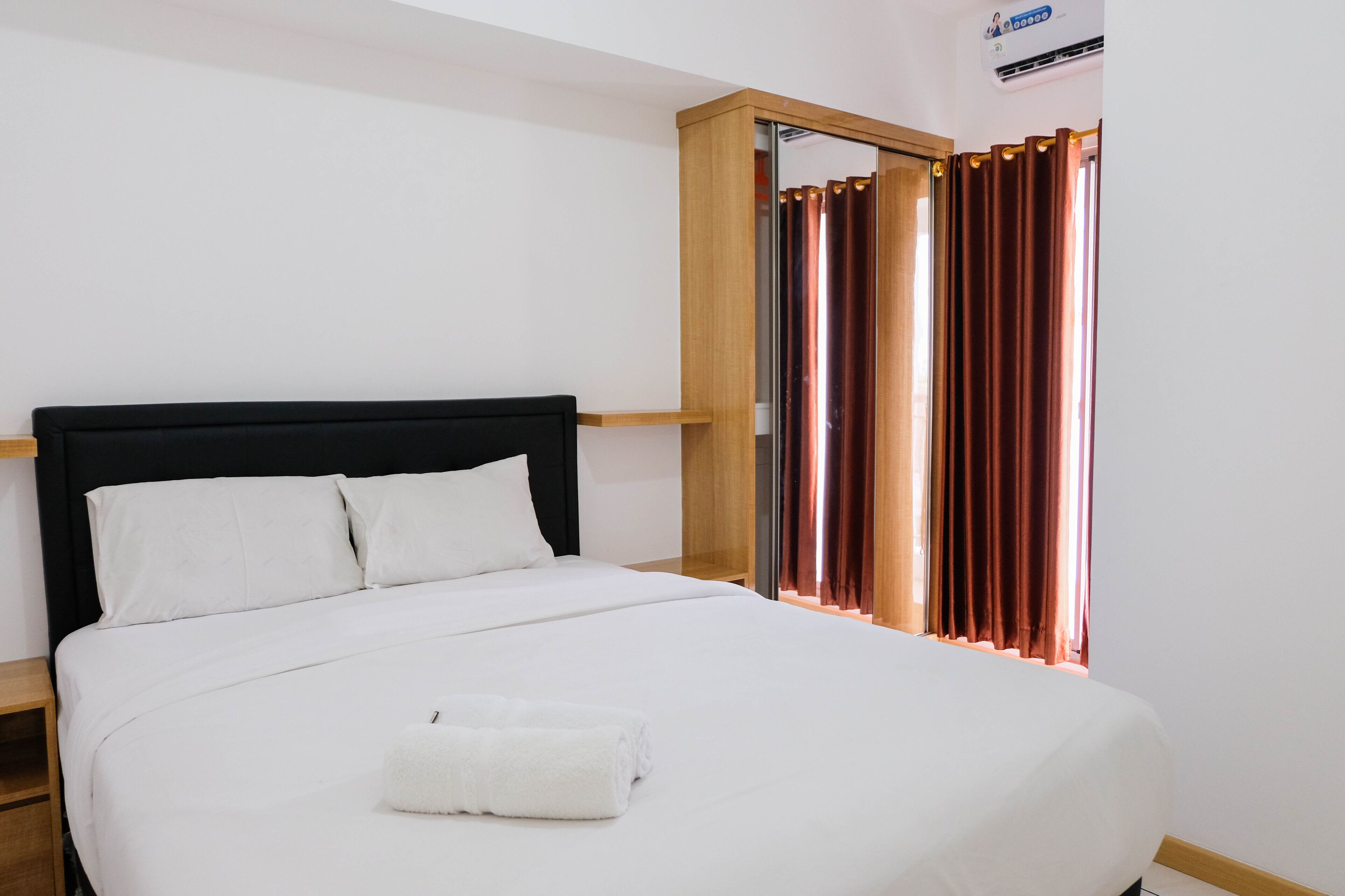 Room | 2 bedrooms, desk, free WiFi, bed sheets