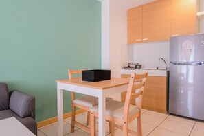 Room | In-room dining